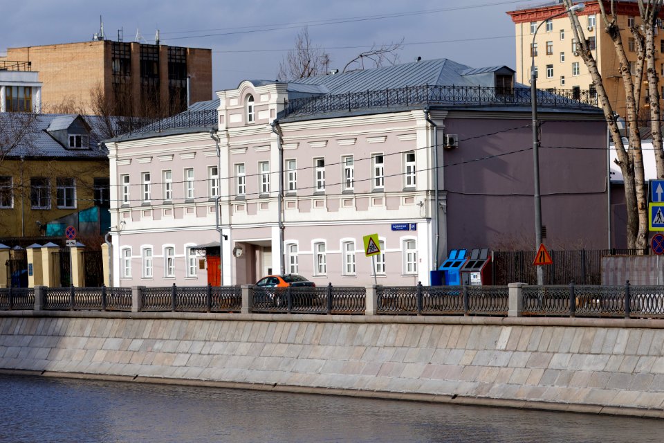 Moscow, Sadovnicheskaya Embamkment 49, March 2020, 01