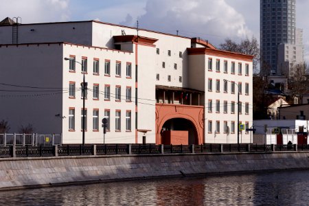 Moscow, Sadovnicheskaya Embankment, school 1258, March 2020