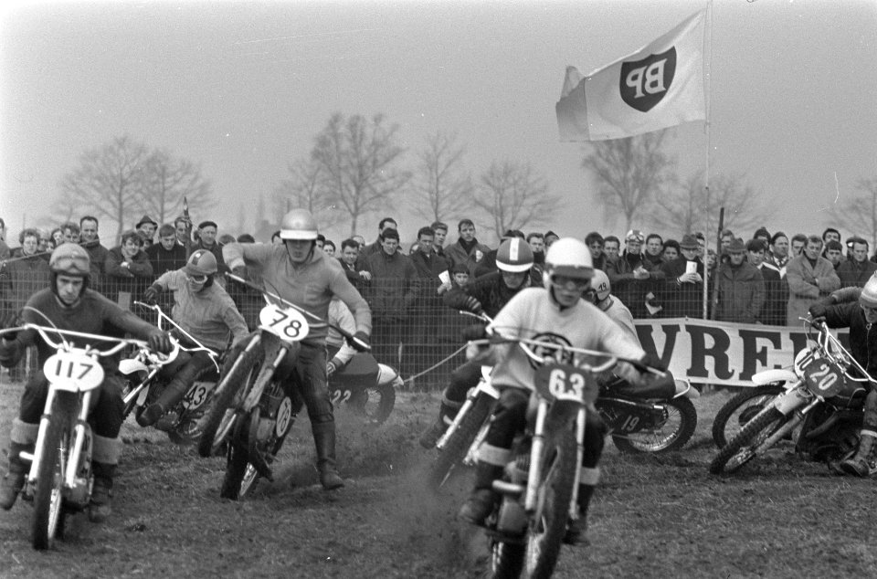 Motorcross Nederland tegen Belgie in Gemert motorcross Nederland tegen Belgie, Bestanddeelnr 922-1568