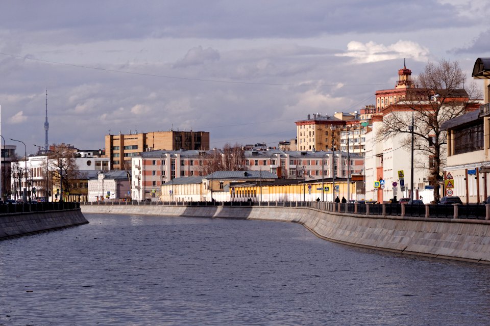 Moscow, Sadovnicheskaya Embankment, former stable building, March 2020 07