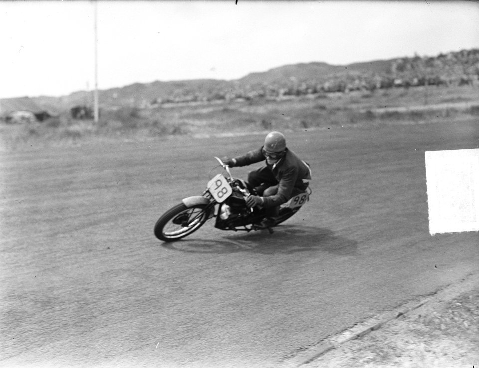 Motor- en autoraces KNAC tegen KNMV motor, Bestanddeelnr 904-6108