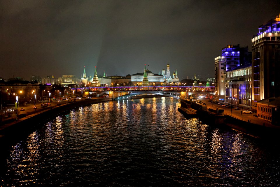Moscow Kremlin from Patriarshy Bridge, January 2014 01