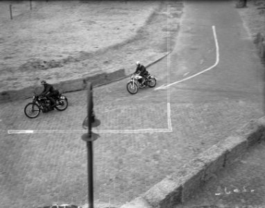 Motoren ronken door Amsterdam, Bestanddeelnr 902-2632