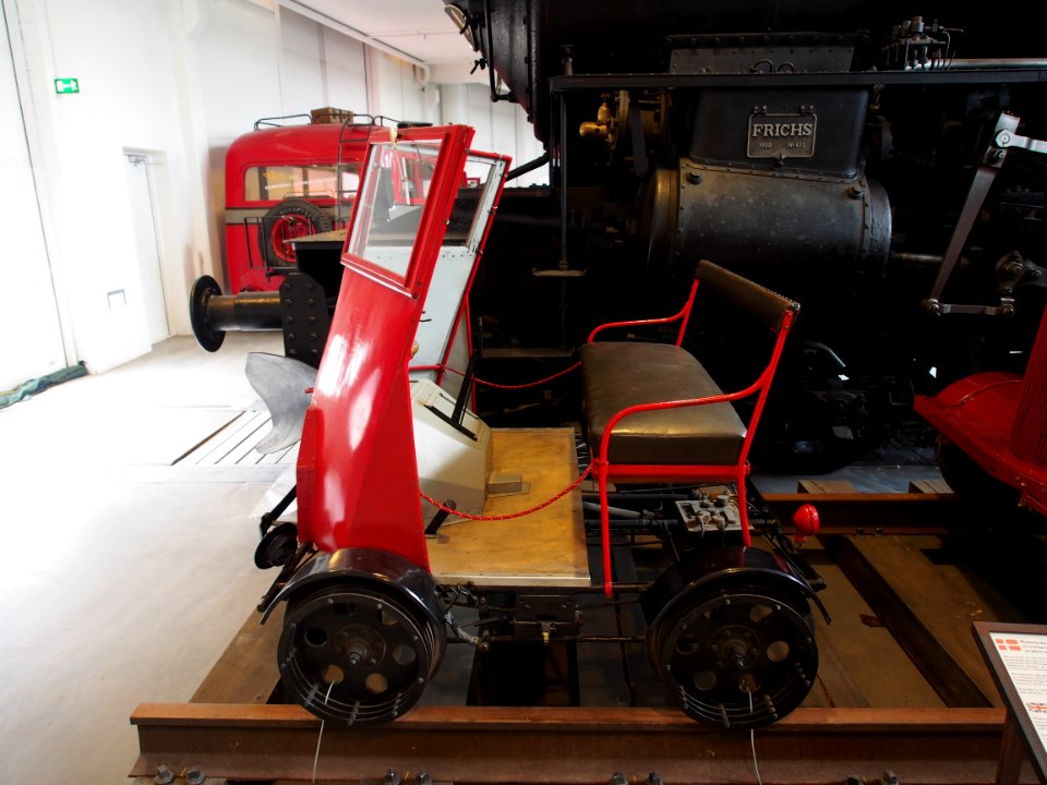 Motor trolley for transporting telegraph personnel on DSB track sections, ca 1926, pic2