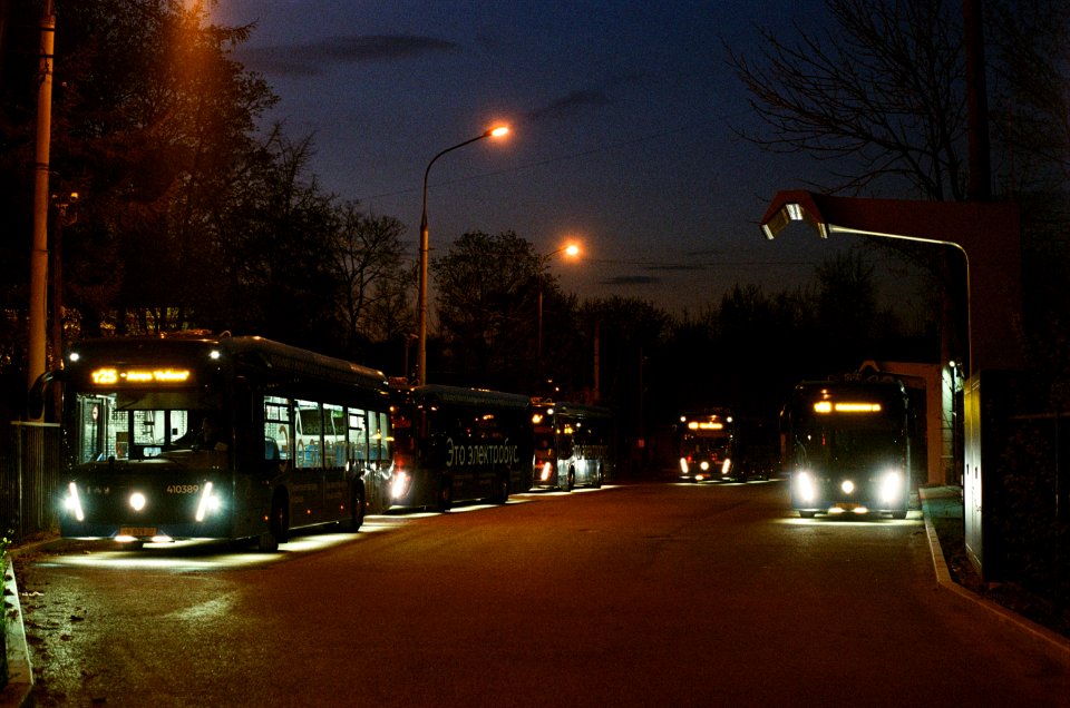 Moscow bus 410389 2021-04 Kodak400