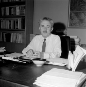 Moshe Sharett, voorzitter van de Jewish Agency, in zijn werkkamer, Bestanddeelnr 255-4727 photo