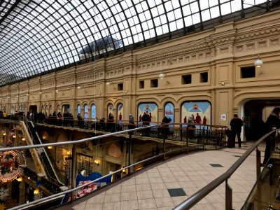 Moscow GUM 2021-01 vaccination queue photo