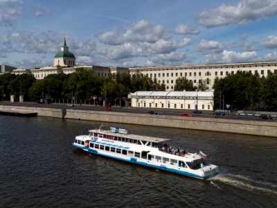 Moskvoretskaya 7 pano boats Aug 2009 02
