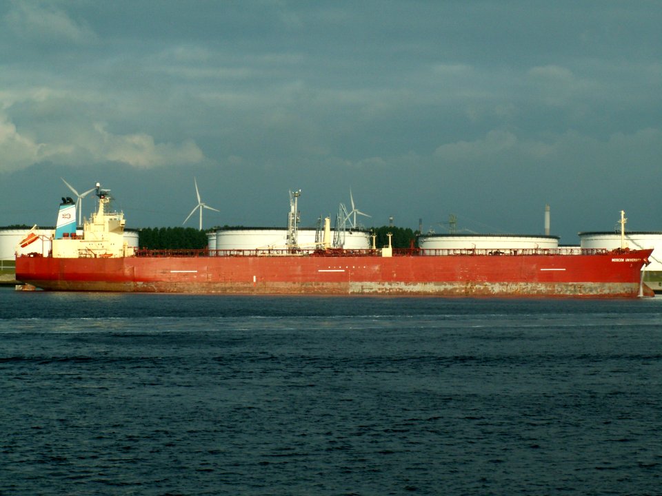 Moscow University IMO 9166417 p1 at the '5e Petroleumhaven', Port of Rotterdam, Holland 20-Jun-2006