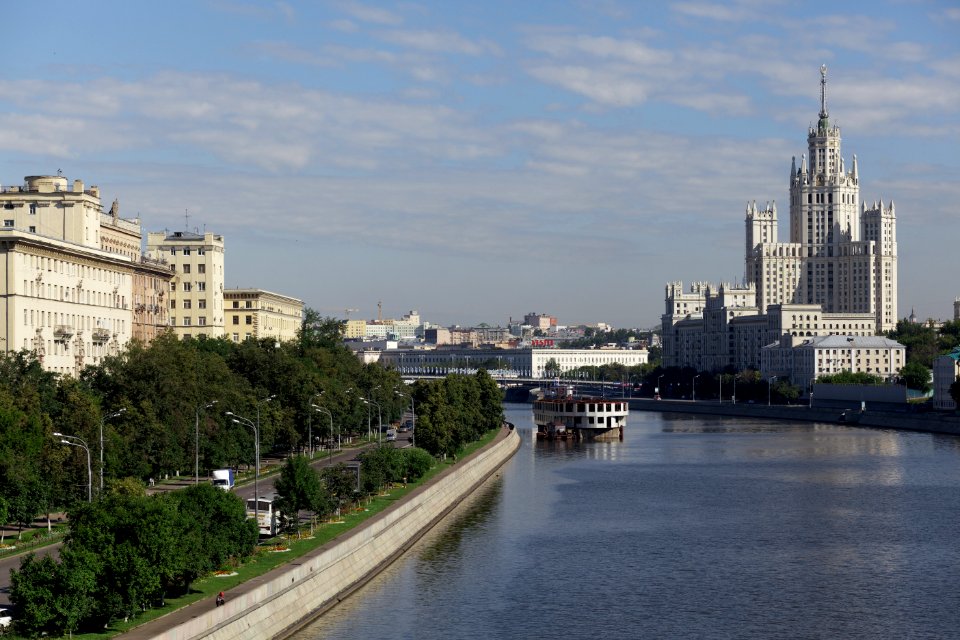 Moscow, view north-west from Bolshoy Krasnokholmsky bridge, July 2012 01
