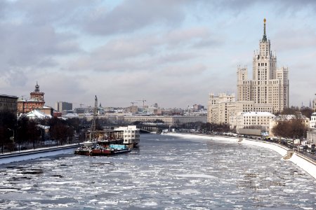 Moscow, view north-west from Bolshoy Krasnokholmsky bridge, February 2013 03