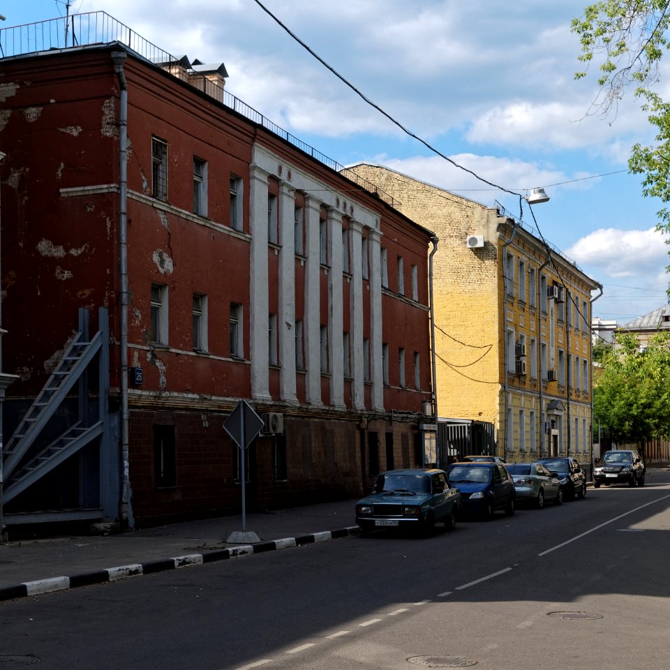 Moscow, Suvorovskaya 25,27 (1st Suvorovsky) July 2009 01