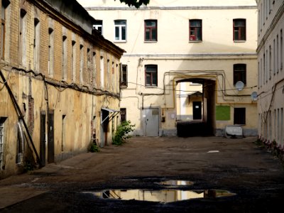 Moscow, Serebryanichesky 4C3,C1,C2 May 2008 02