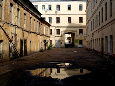 Moscow, Serebryanichesky 4C3,C1,C2 May 2008 01