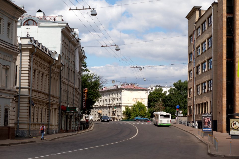Moscow, Sadovnicheskaya Street at Ustyinsky Bridge July 2012 01
