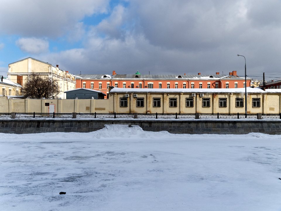 Moscow, Sadovnicheskaya Nab 55 Mar 2011 01