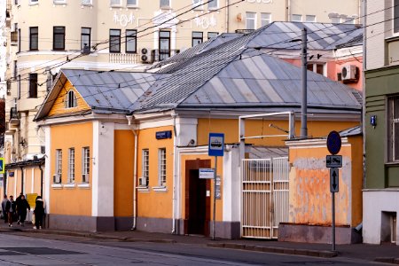 Moscow, Novokuznetskaya 1, the Nikolayev House, March 2020 02