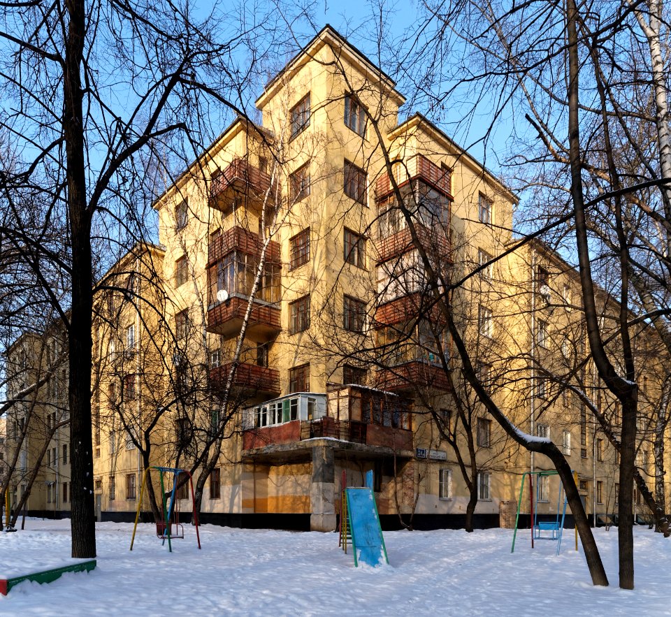 Moscow, Serpukhovsky Val 24K1 corner 02