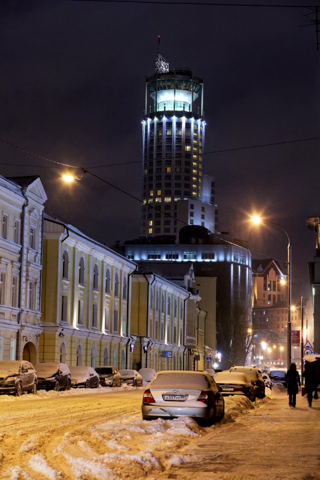 Moscow, Sadovnicheskaya Street, heavy snowfall 25.03.2013 03