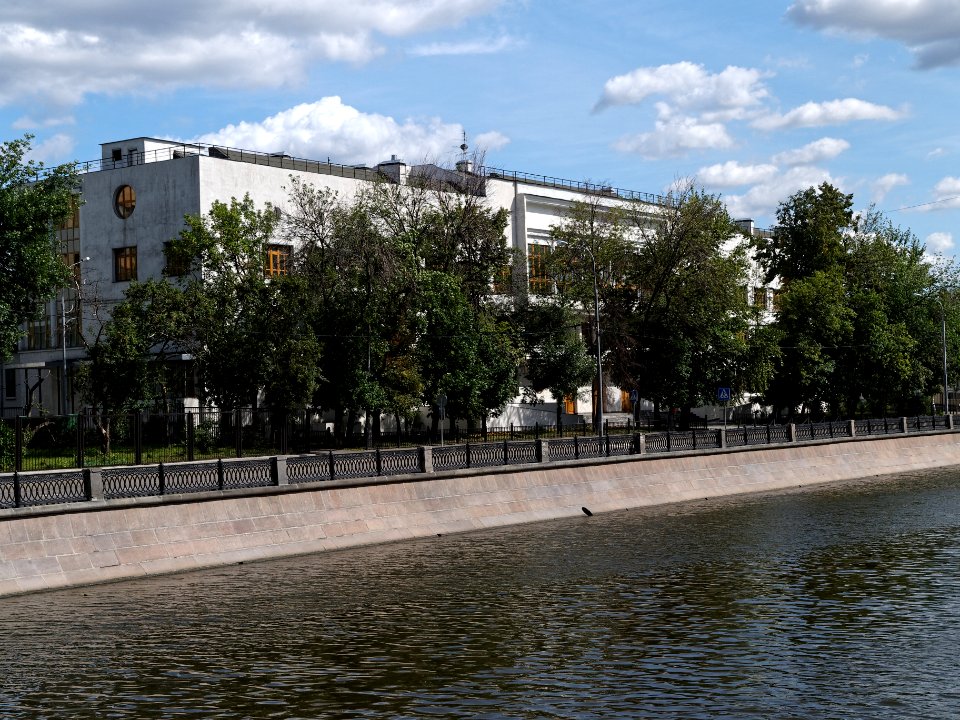 Moscow, Sadovnicheskaya Nab 37 Aug 2009 02