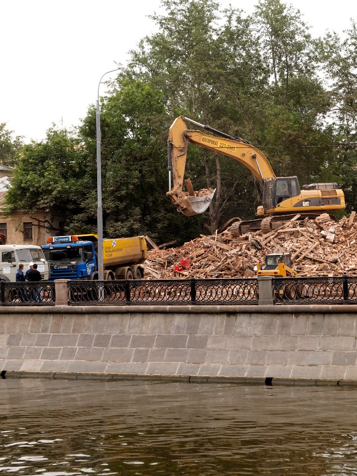 Moscow, Sadovnicheskaya Embankment 77 demolition 21-06-2009 24