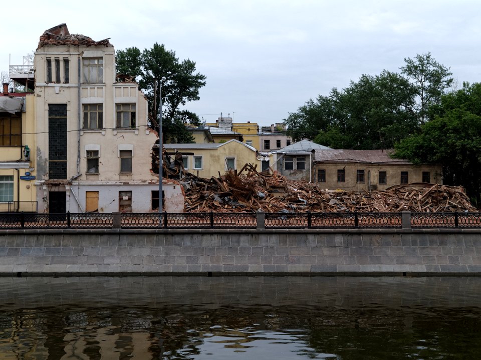 Moscow, Sadovnicheskaya Embankment 77 demolition 21-06-2009 31