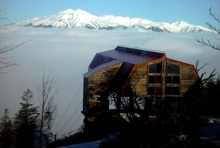 Mount Norikura from Nomugitoge ski resort 2008-04-25