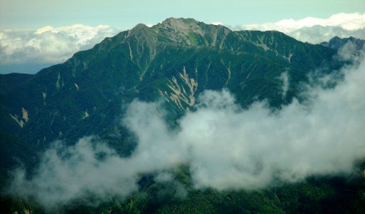 Mount Senjo from Mount Shiomi 2002-8-20