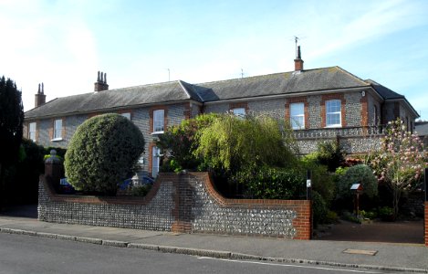 Motcombe Farm House, Motcombe Lane, Eastbourne (NHLE Code 1190493) (April 2011)