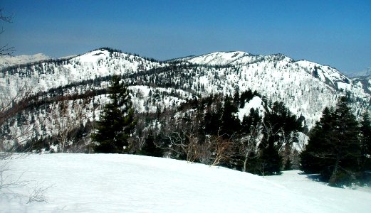 Mount Sarugabanba from Mount Gozen 2008-04-21