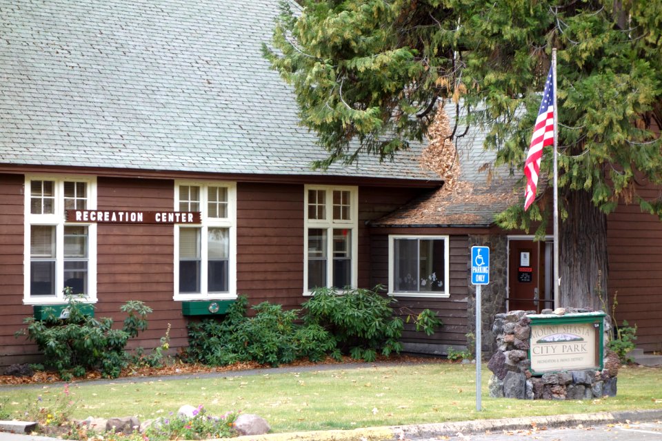 Mount Shasta City Park - Mount Shasta City, California - DSC02764