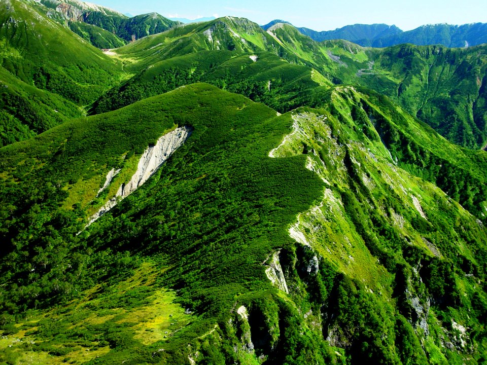 Mount Yumiori from Mount Nukedo 2002-08-29