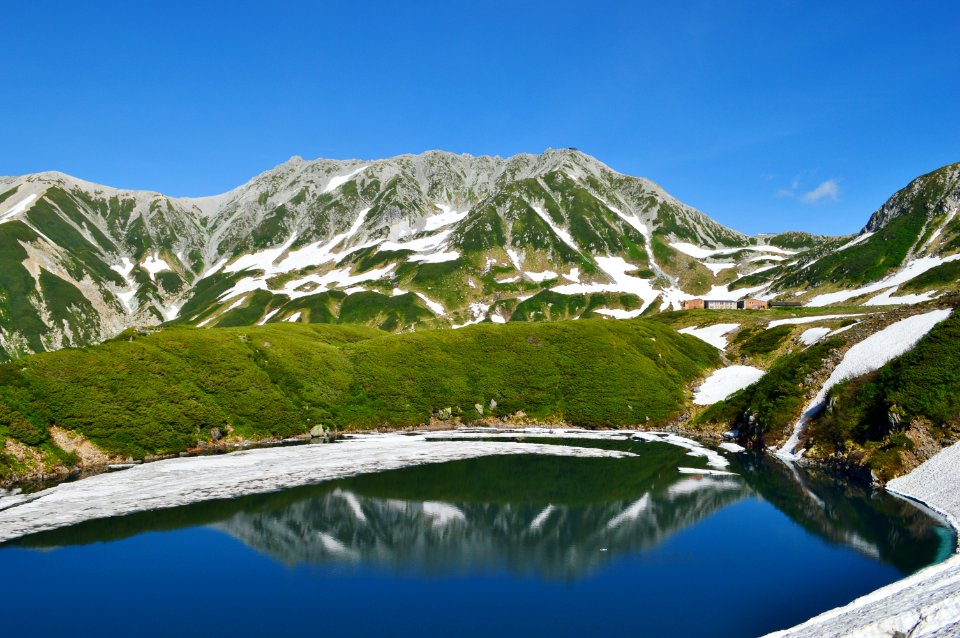 Mount Tate viewed from Mikurigaike