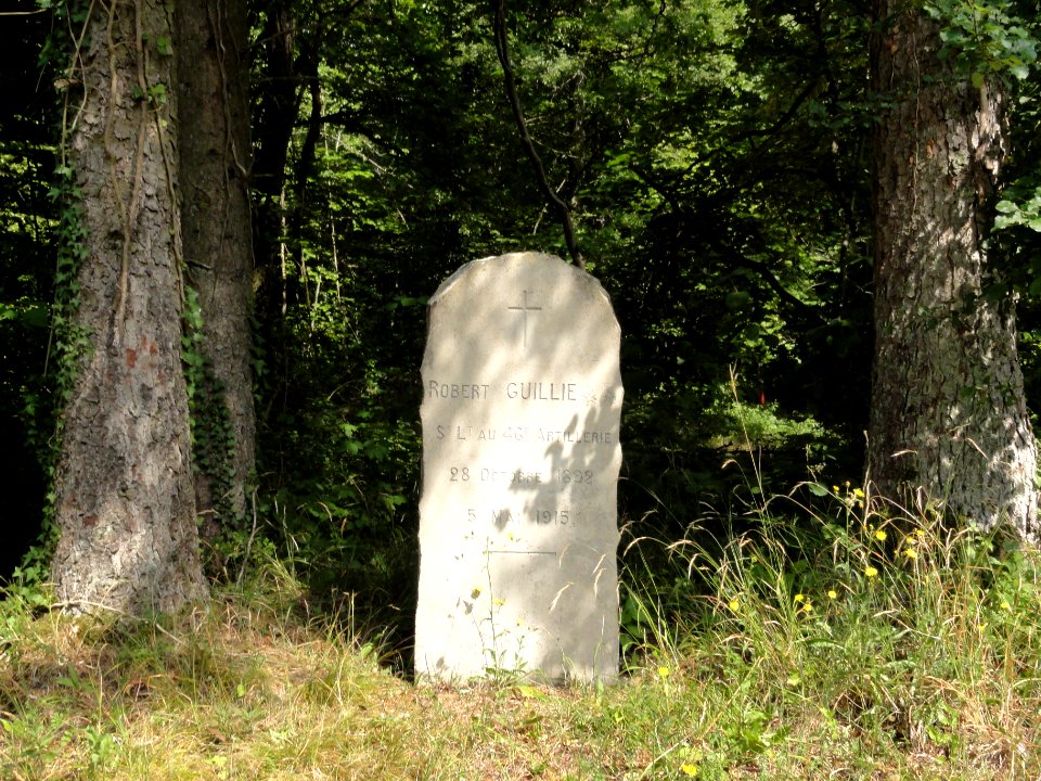 Mouilly (Meuse) memorial Robert Guillie sur la Tranchée de Calonne