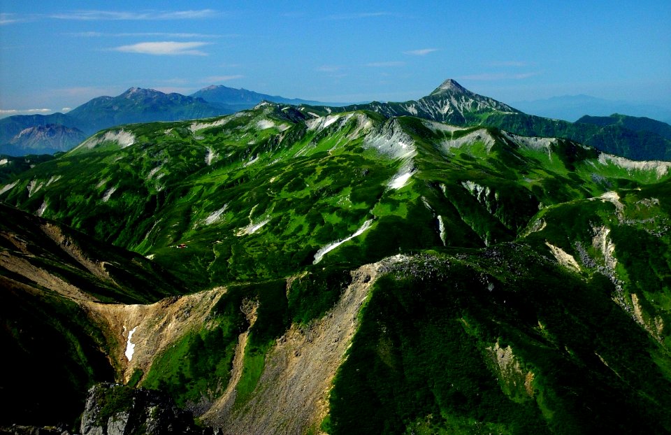 Mount Kasa from Mount Suisho 2004-8-13