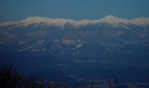 Mount Kitanamata and Mount Kurobegoro from Mount Kurai 2005-03-21