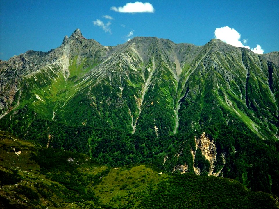 Mount Yari from Mount Kasa 2002-8-29