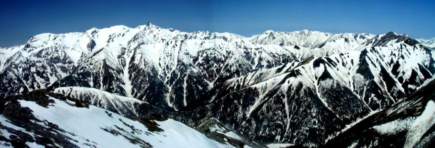 Mount Yari from Mount Jonen 2004-05-02