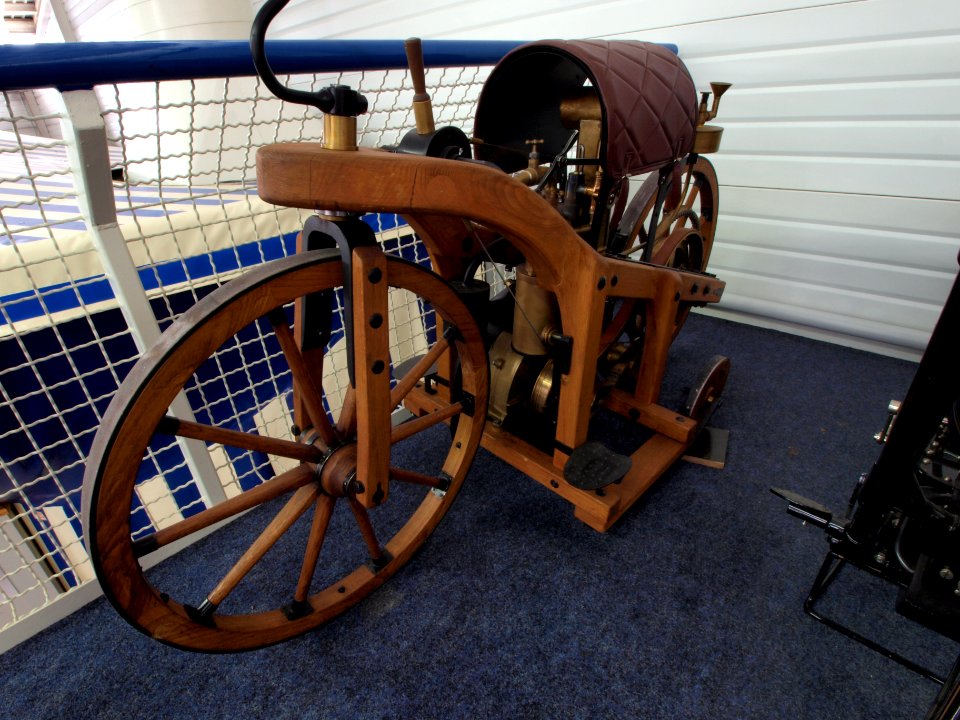 Motor-Sport-Museum am Hockenheimring, 1885 Daimler Reitwagen replica, pic2