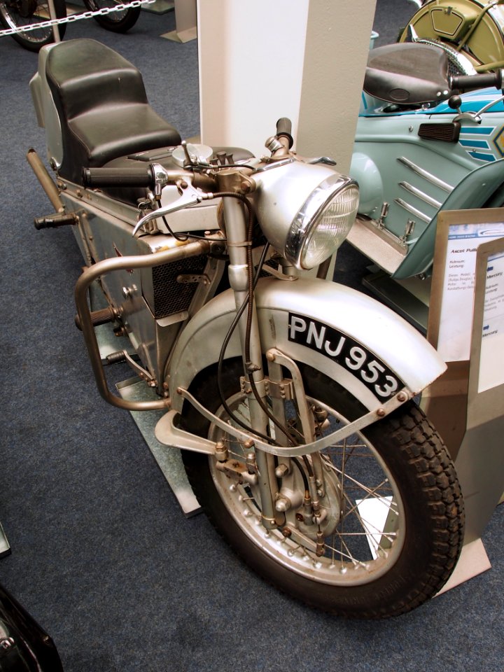 Motor-Sport-Museum am Hockenheimring, 1937 Mercury, with 596cc Scott twin-cylinder two-stroke engine, pic2