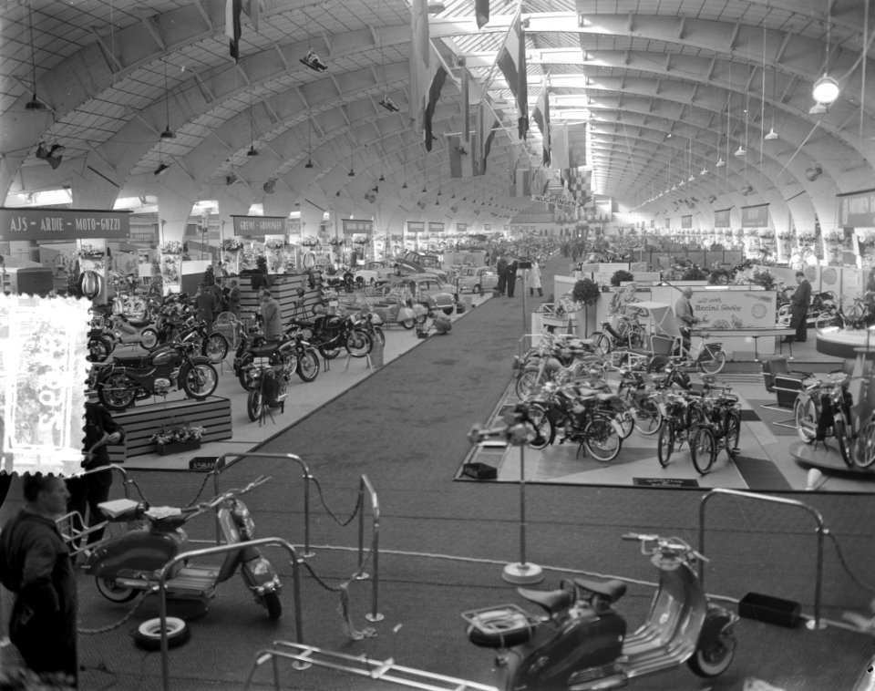 Motorscooter en bromfietstentoonstelling RAI, Bestanddeelnr 908-3592