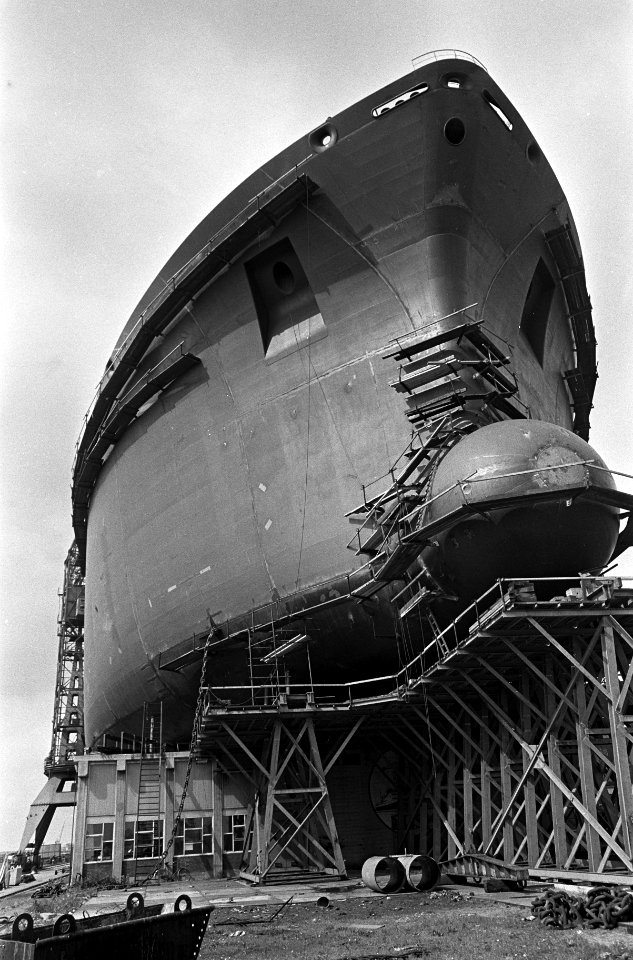 Motor-tanker Neverita 110.000 ton 31 augustus aanstaand zal te water worden ge, Bestanddeelnr 920-6461