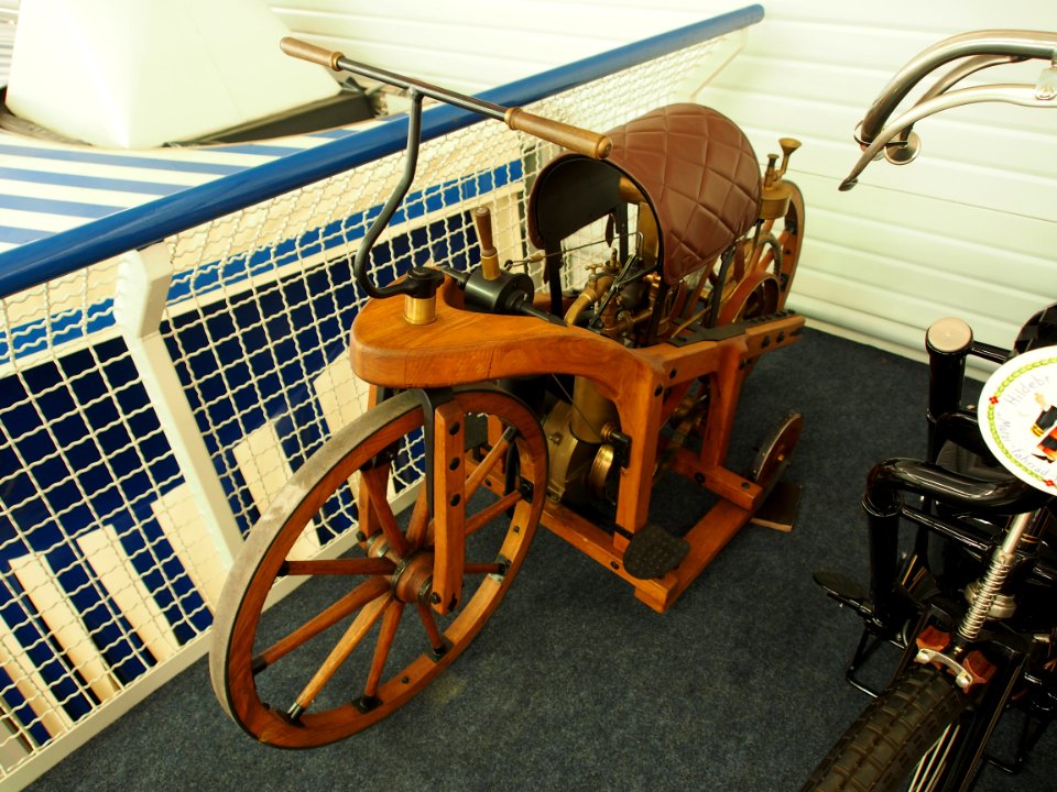 Motor-Sport-Museum am Hockenheimring, 1885 Daimler Reitwagen replica