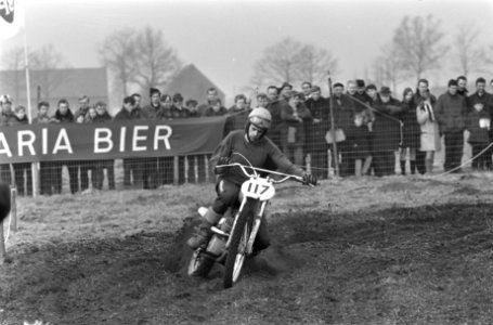 Motorcross Nederland tegen Belgie in Gemert motorcross Nederland tegen Belgie, Bestanddeelnr 922-1571