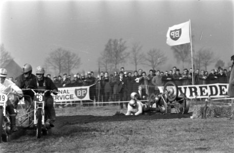 Motorcross Nederland tegen Belgie in Gemert motorcross Nederland tegen Belgie, Bestanddeelnr 922-1573