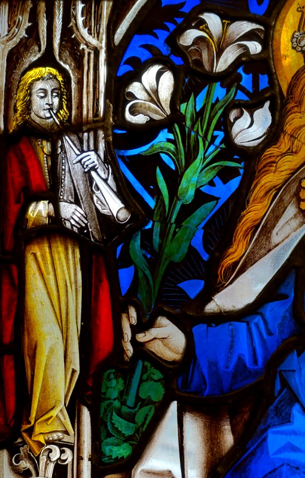 Mother of God enthroned, by Peter Hemmel von Andlau, view 2, from the Nonnberg monastery in Salzburg, Upper Rhine, c. 1480, stained glass - Hessisches Landesmuseum Darmstadt - Darmstadt, Germany - DSC00421