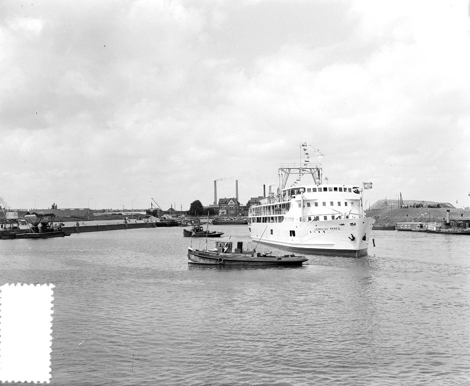 Motorschip Leopoldo Feres bij gebr. Van de Werf Dee, Bestanddeelnr 906-6269