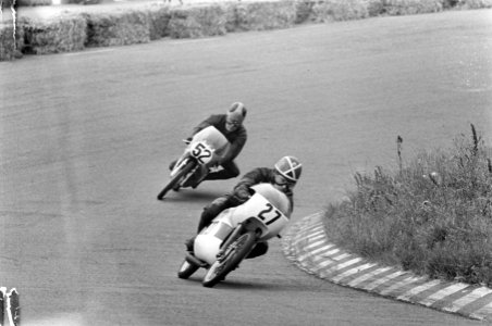Motorraces Zandvoort. 50cc race voorop nummer 27 Aalt Toersen (Kreidler), daarac, Bestanddeelnr 921-5248