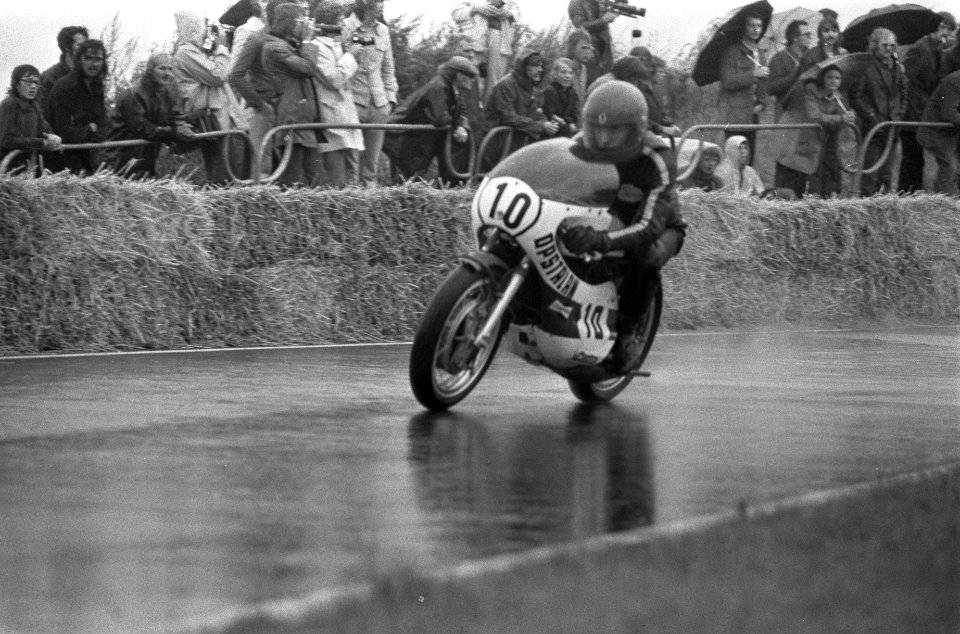 Motorraces op sportpark Sloten te Amsterdam, Cees van der Kruijs in aktie, klass, Bestanddeelnr 926-5927