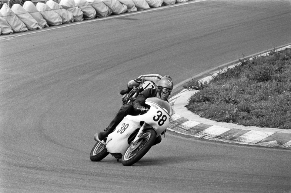 Motorraces op Zandvoort, Jan Strijbis op een Triumph, Bestanddeelnr 927-3244
